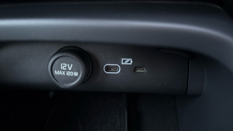 Volvo XC40 2.0 B3P Core 5dr Auto Petrol Estate